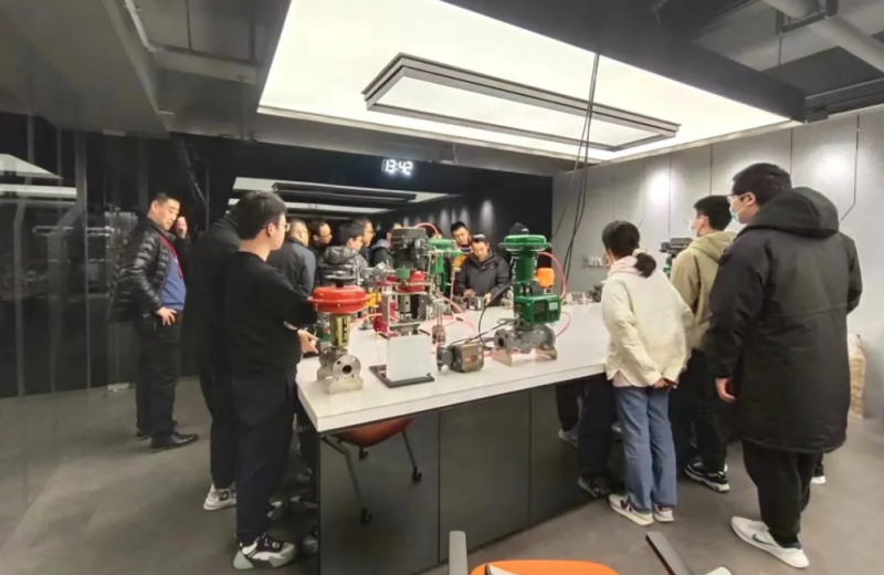 为电力“充电”